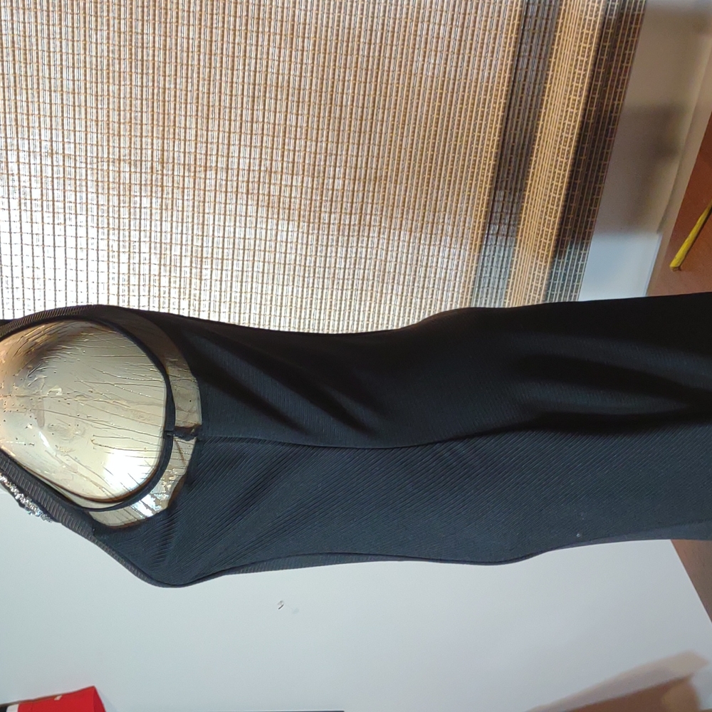 Gorgeous Size 13 Sheer Shoulder with Sequin Decor Black Formal Cocktail Dress - Picture 5 of 11